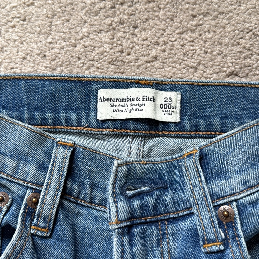 Abercrombie Jeans - Picture 5 of 7